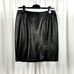 Danier Black Genuine Leather Mini Skirt • High Waist 90s Pencil Skirt • 8/10